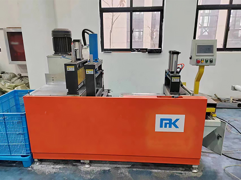 دستگاه برش CNC